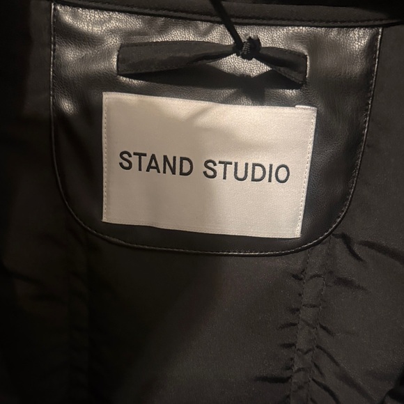 Stand Studio Black Puffer with Tan Sherpa Details - Picture 2 of 8